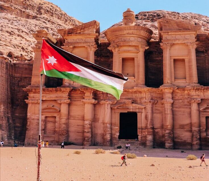 Jordan-flag-flying-outsode-of-petra