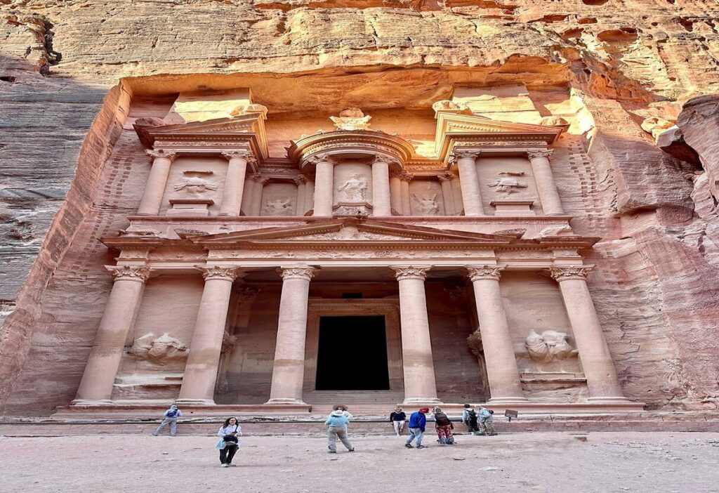 jordan-petra-outside