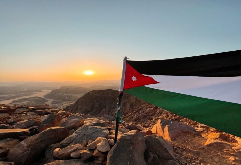 jordan-flag-on-top-of-mountain