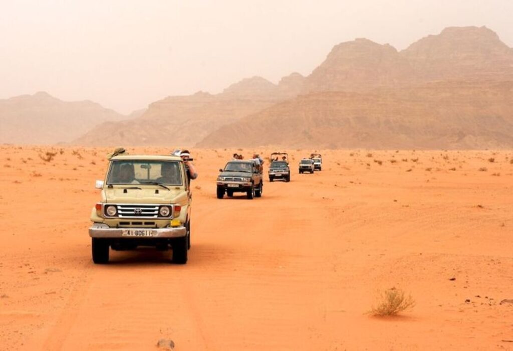 Group-tours-jeep-adventure-Jordan