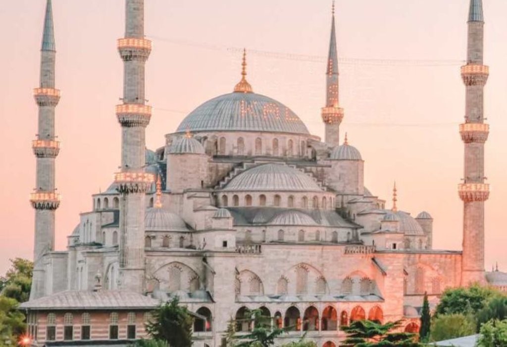 beautiful-mosque-in-Istanbul-turkey