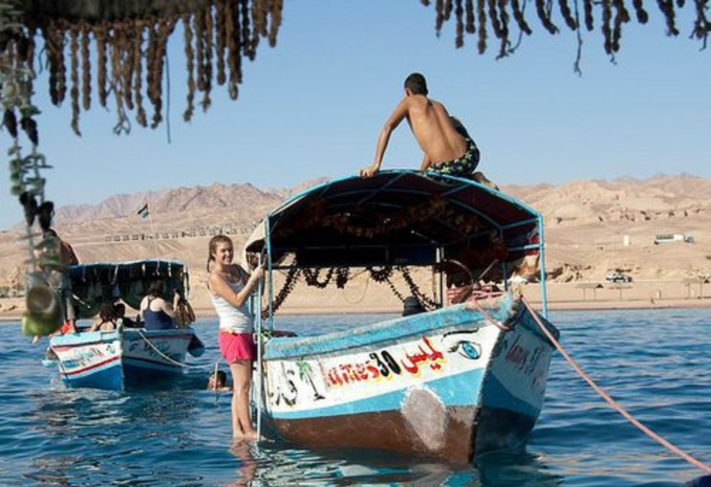 glass-bottom-boat-tour-in-aqaba-jordan