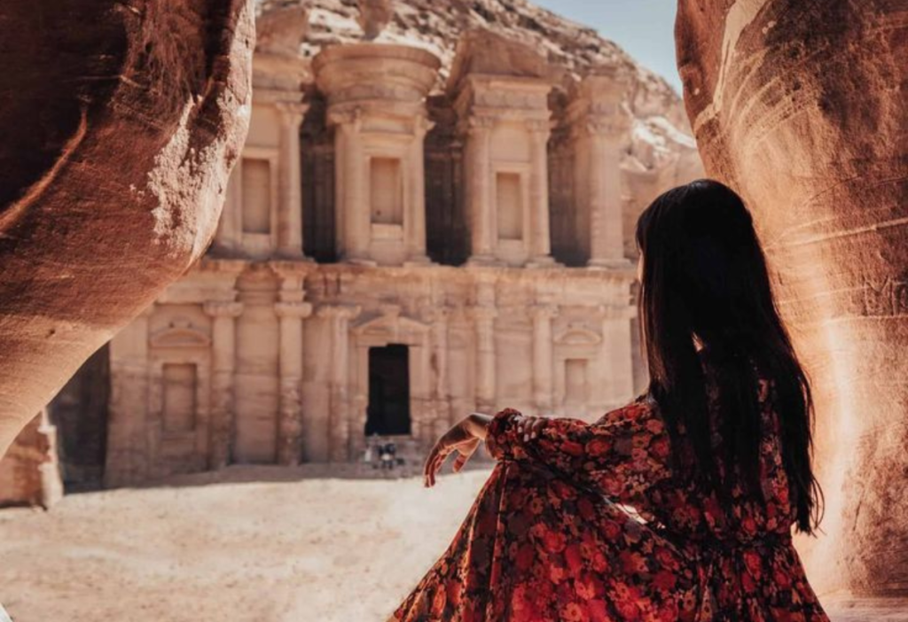 the-girl-felling-luxury-in-Jordan