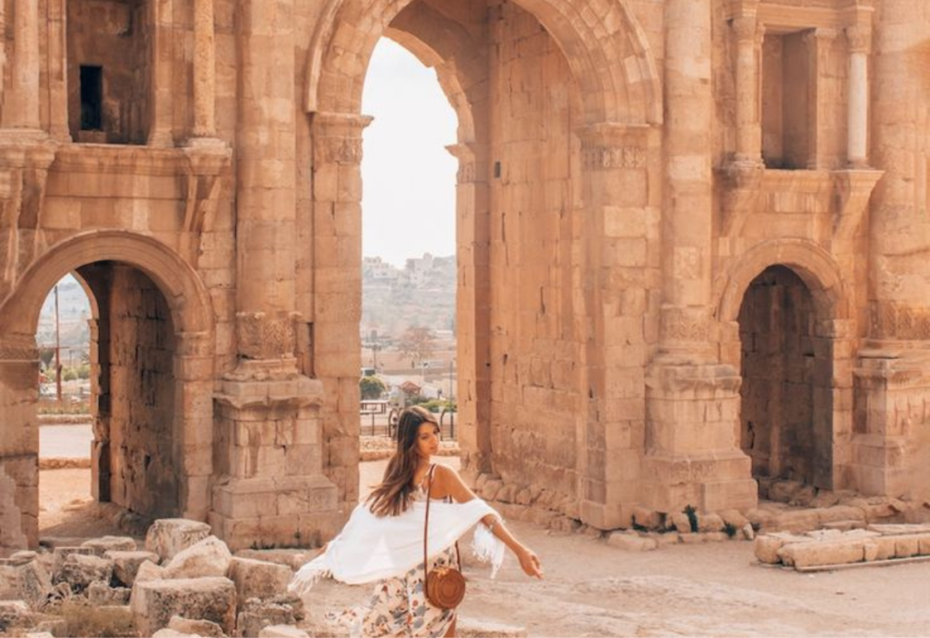 beautiful-girl-visiting-petra-jordan