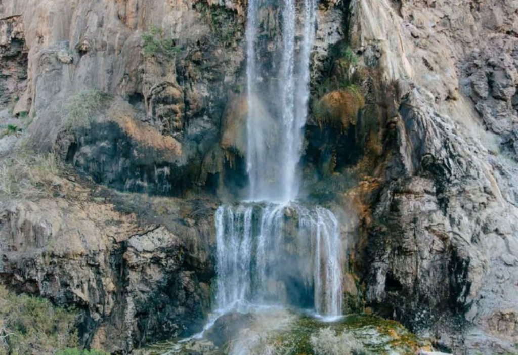 magical-ma'In-hot-springs-in-jordan